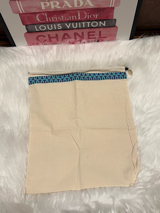 Tory Burch Handbags - Tory Burch autentic new Cream Canvas Drawstring with Blue Trim dust bag 12X15
